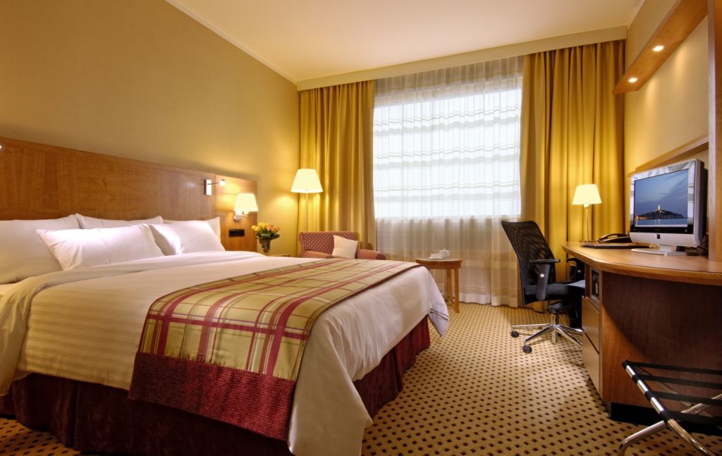 Courtyard By Marriott Prague Airport Hotel Szoba fotó